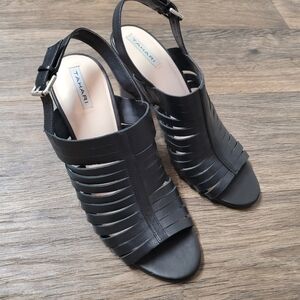 Tahari Makailyn black heel leather sandal size 10